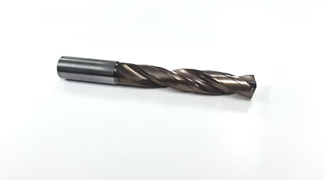 Herramienta de metal duro para perforar una placa de tubo